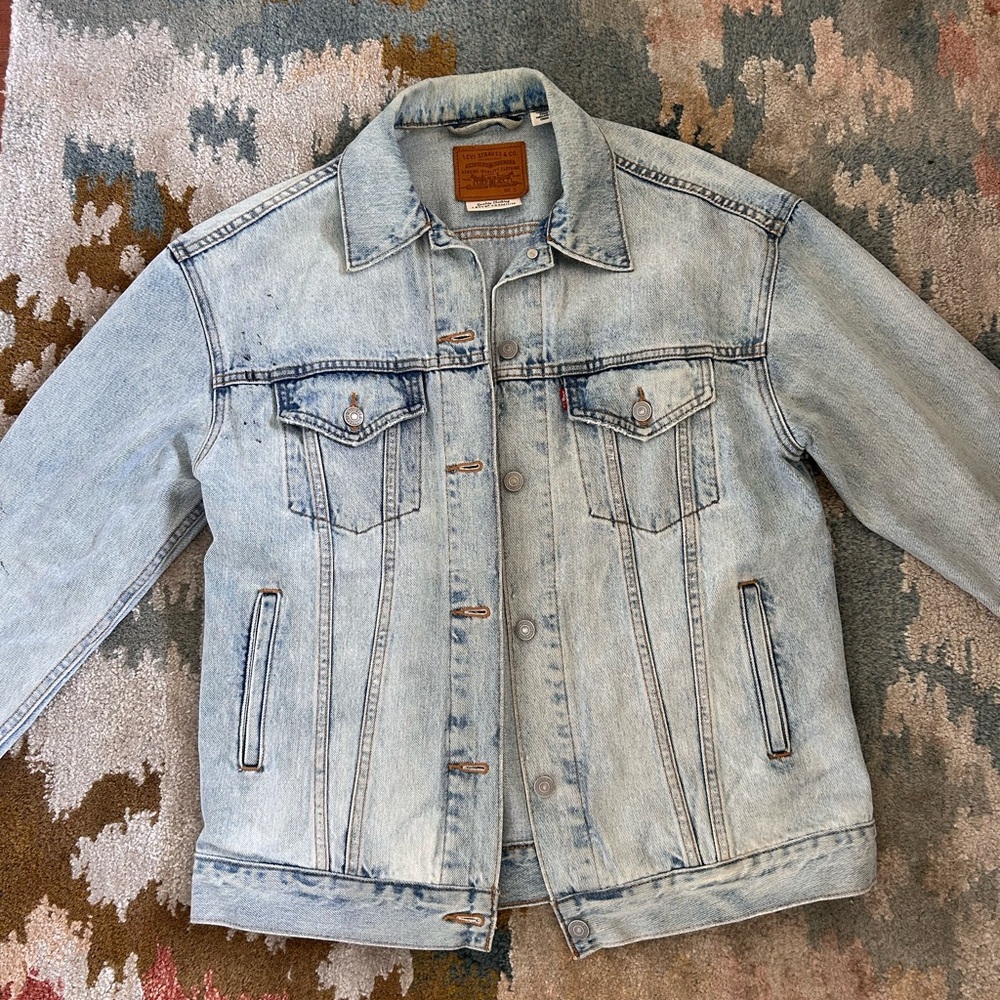Levi’s Oversized Denim Trucker Jacket